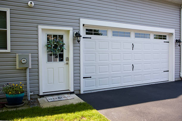 24/7 Emergency Garage Door Panel Replacement experts in Warsaw, IN